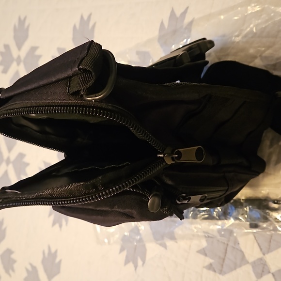 Tactical Over the Shoulder Black Bag New in Bag Adjustable - Picture 7 of 10